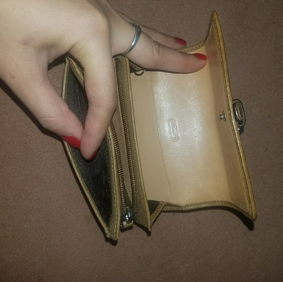 Small Coach Wallet - Picture 5 of 7